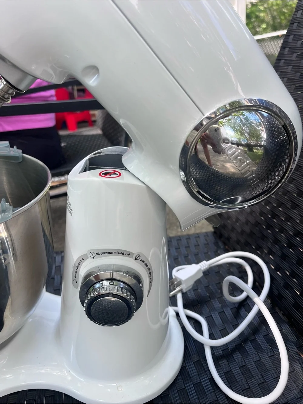 Cuisinart White Tilt-Head Stand Mixer with Stainless Bowl and Splash Guard